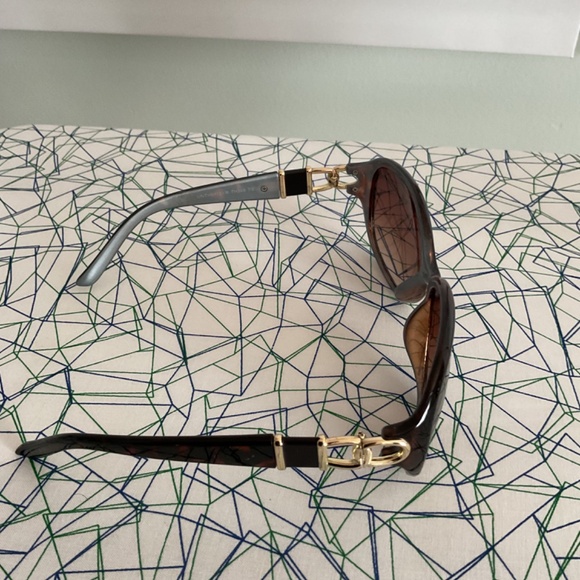 TAHARI Women’s Sunglasses - Picture 4 of 7